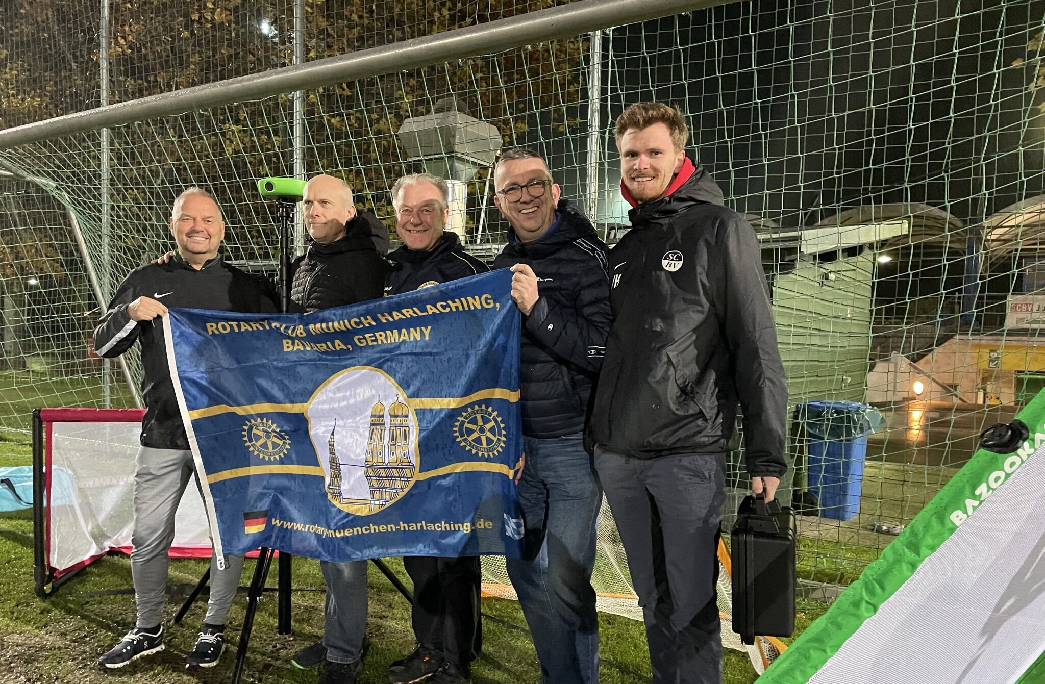 Rotary-Spende fördert Jugenfußball